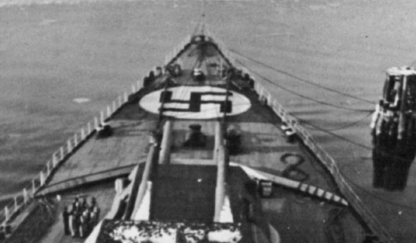 Bismarck bow emblem_Hamburg.jpg